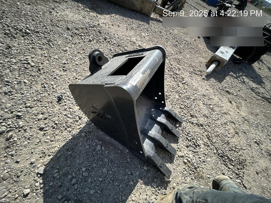 2025 TAKEUCHI 18" HD Bucket - Takeuchi