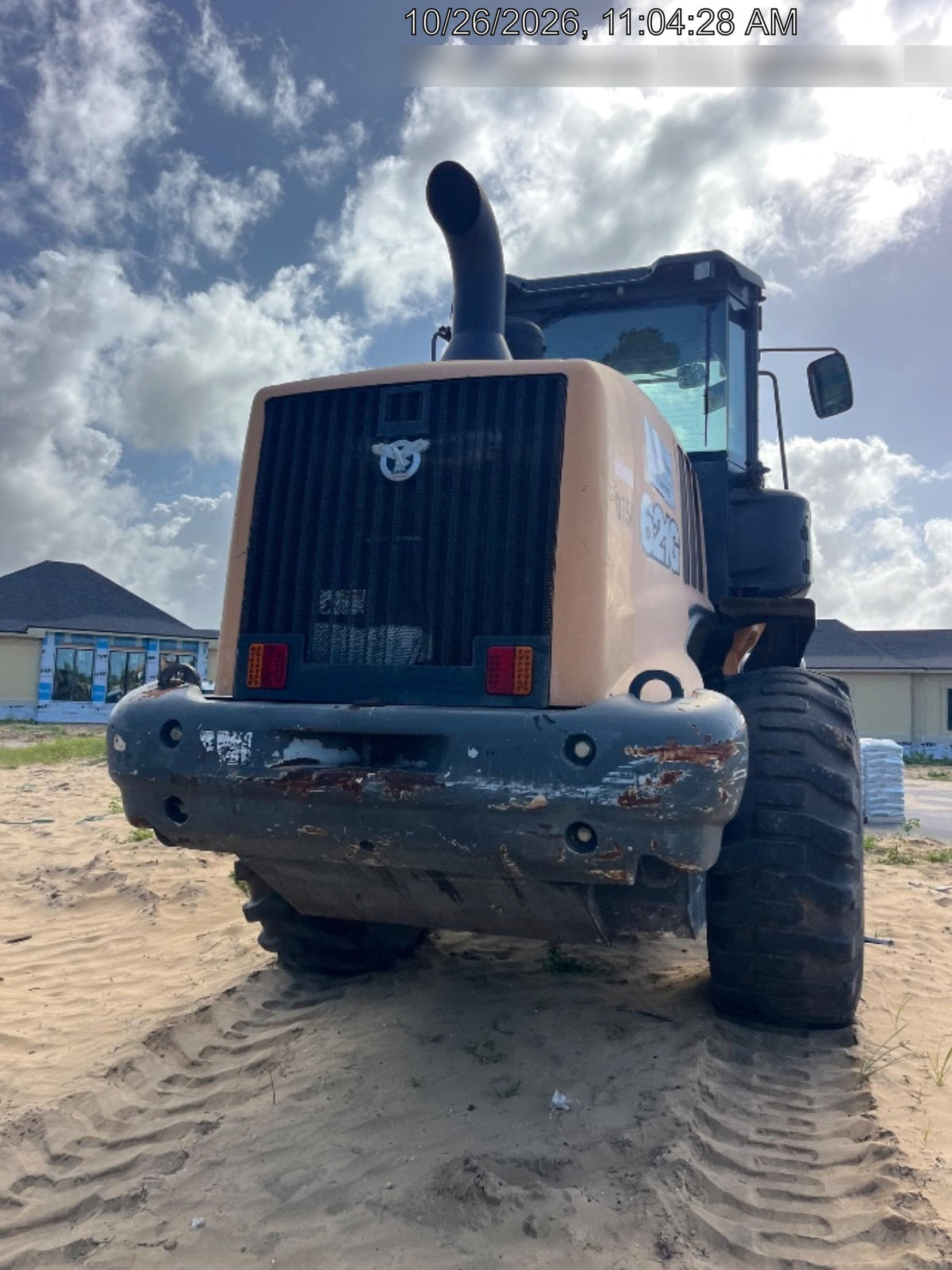 2017 Case 621G CLOSED CAB, JRB 416 STYLE HYD COUPLER