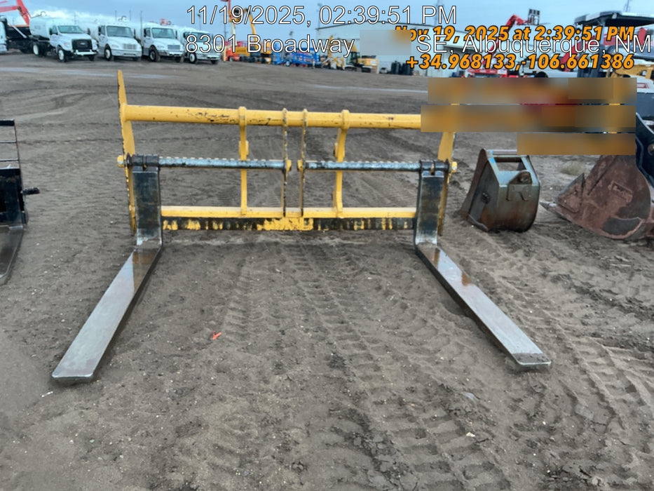 2020 JOHN DEERE 96" Loader Fork Carriage - John Deere