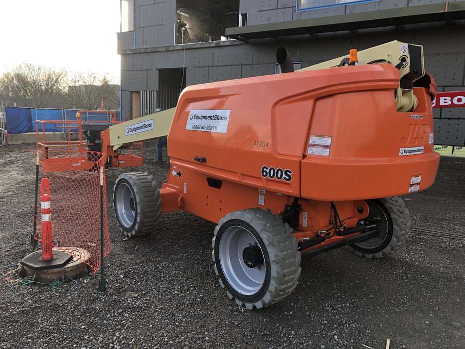2019 JLG 600S 4WD