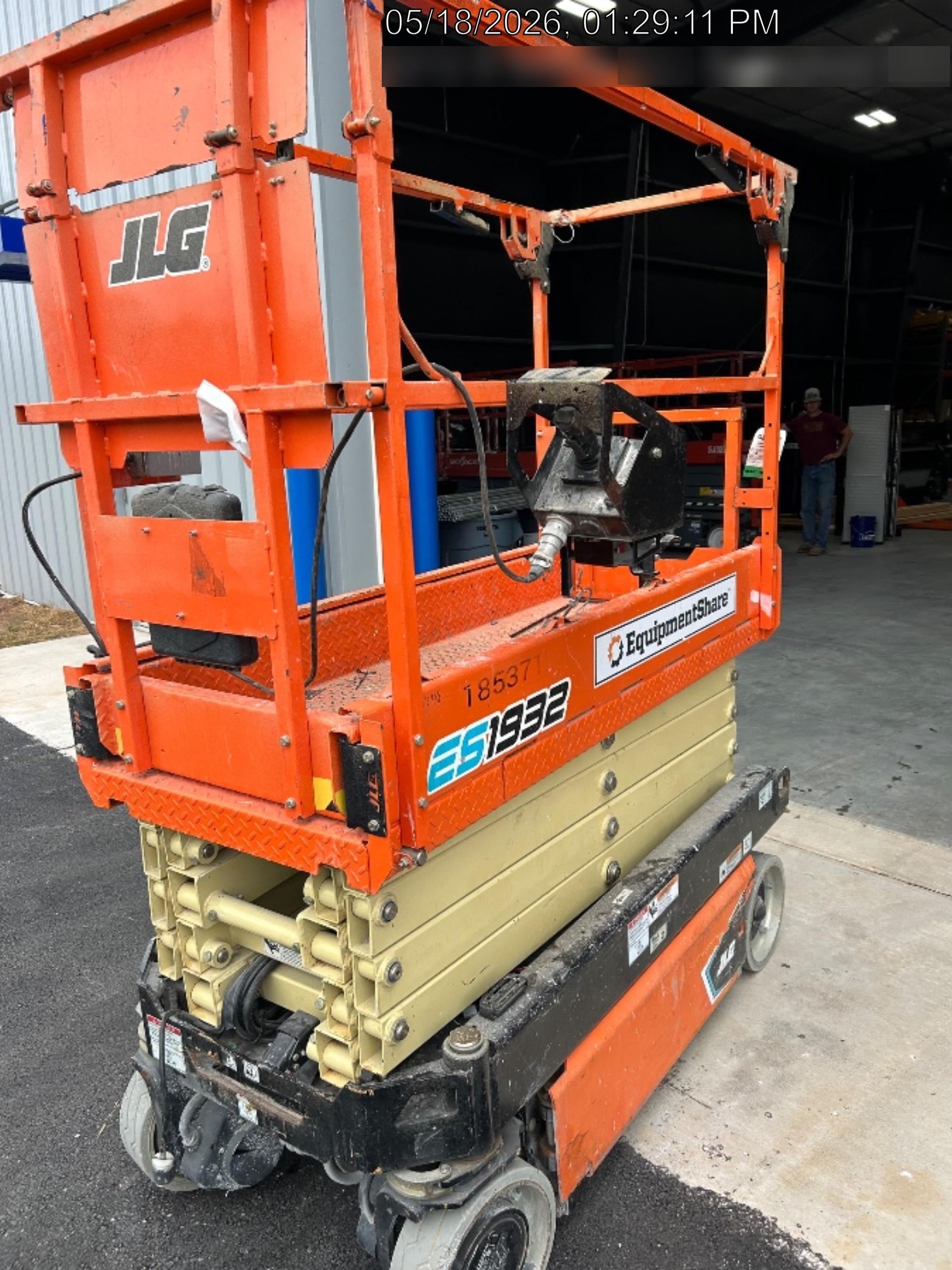 2021 JLG ES1932