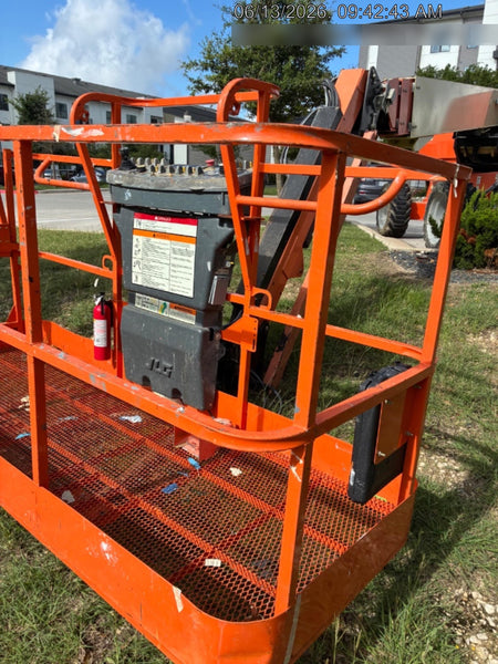 2019 JLG 660SJ