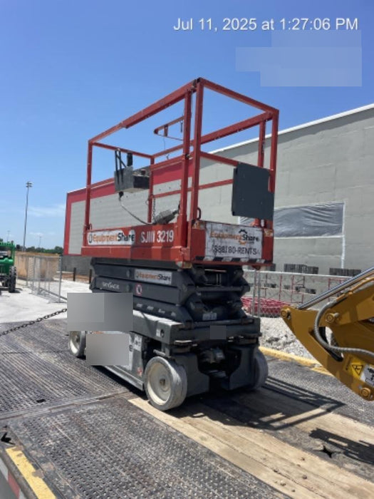 2018 Skyjack SJIII-3219 Skyjack SJIII3219 Scissor Lift w/Trojan Batteries