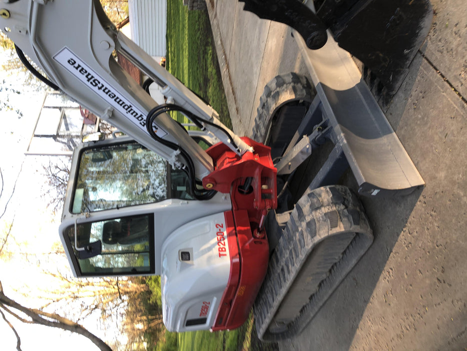 2020 TAKEUCHI TB250-2C