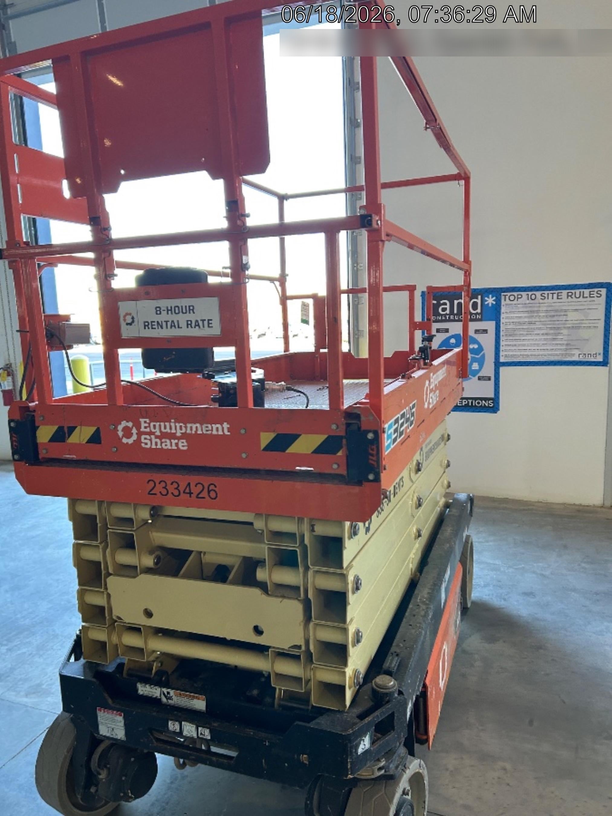 2022 JLG ES3246