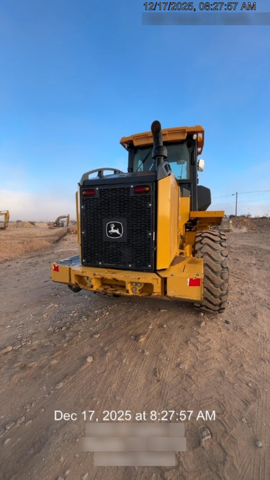 2019 John Deere 524L Cab/Heat/AIR, 3rd Function Hydraulics, Hydraulic JRB QC 2.75 Yd. Bucket, 60" Carriage/72" Forks