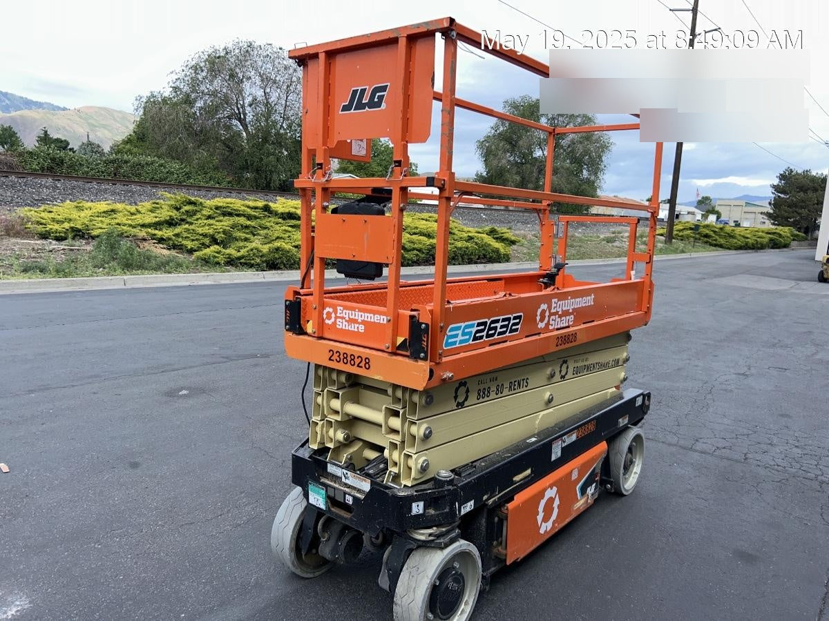 2022 JLG ES2632