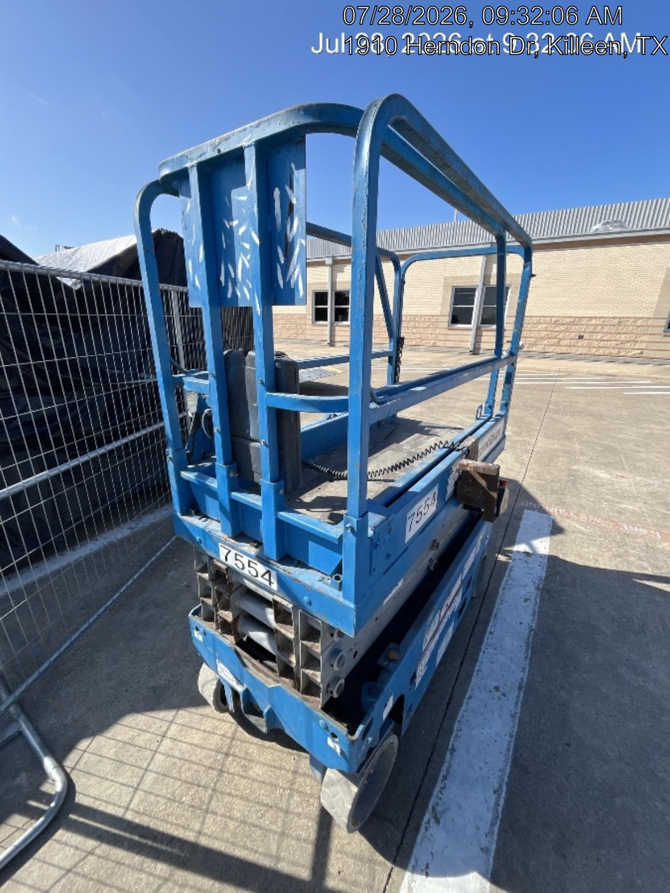 2017 Genie GS-1930 Genie GS-1930 Lift w/Fixed Rail and Chain Entry