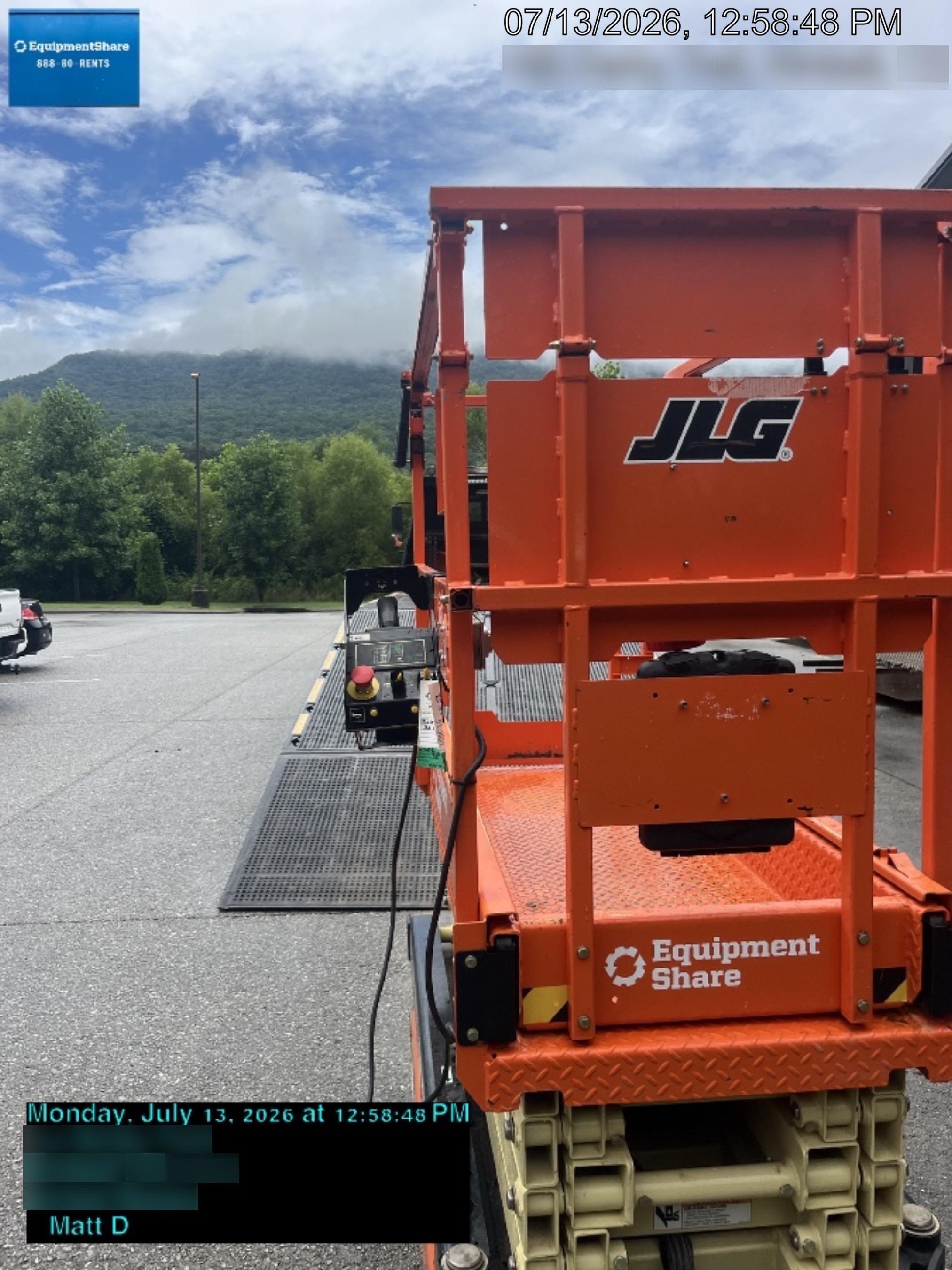 2025 JLG ES1932