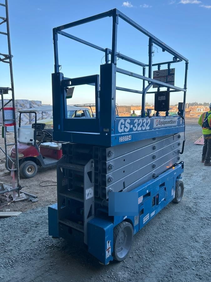 2022 GENIE GS-3232