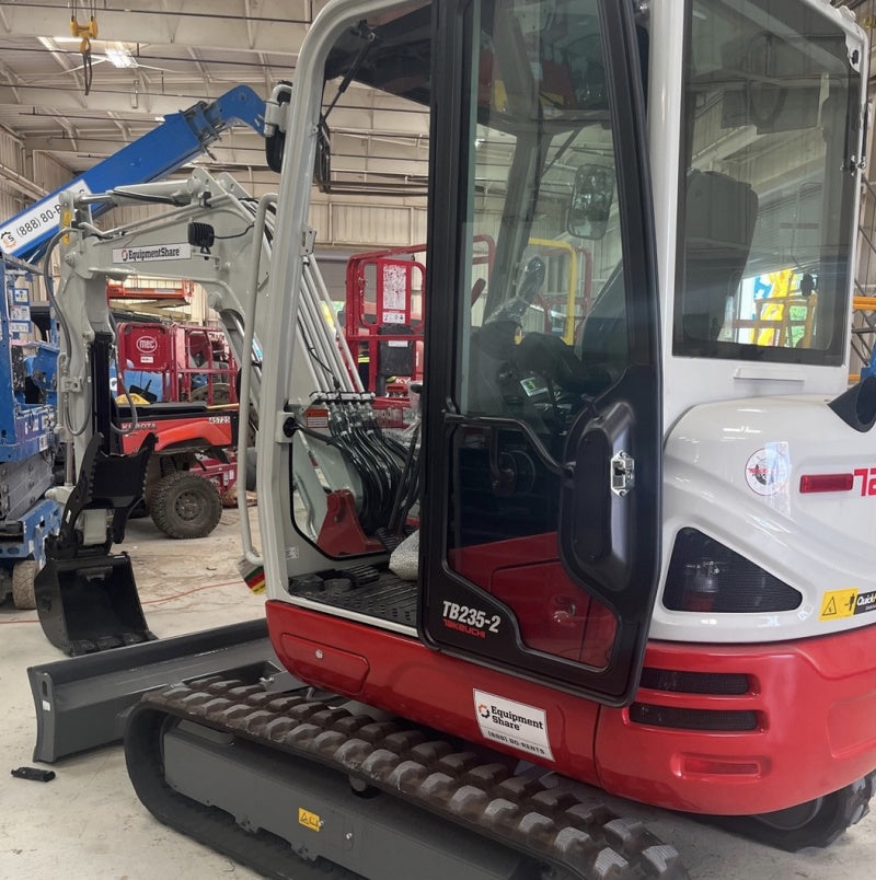 2024 TAKEUCHI TB235-2CR