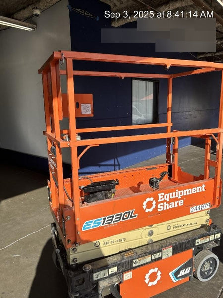 2022 JLG ES1330L
