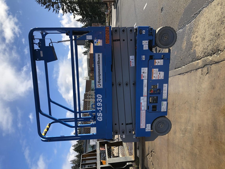 2020 Genie GS-1930 Fixed rails with chain entry gate - Pre A92.20, 800W Inverter