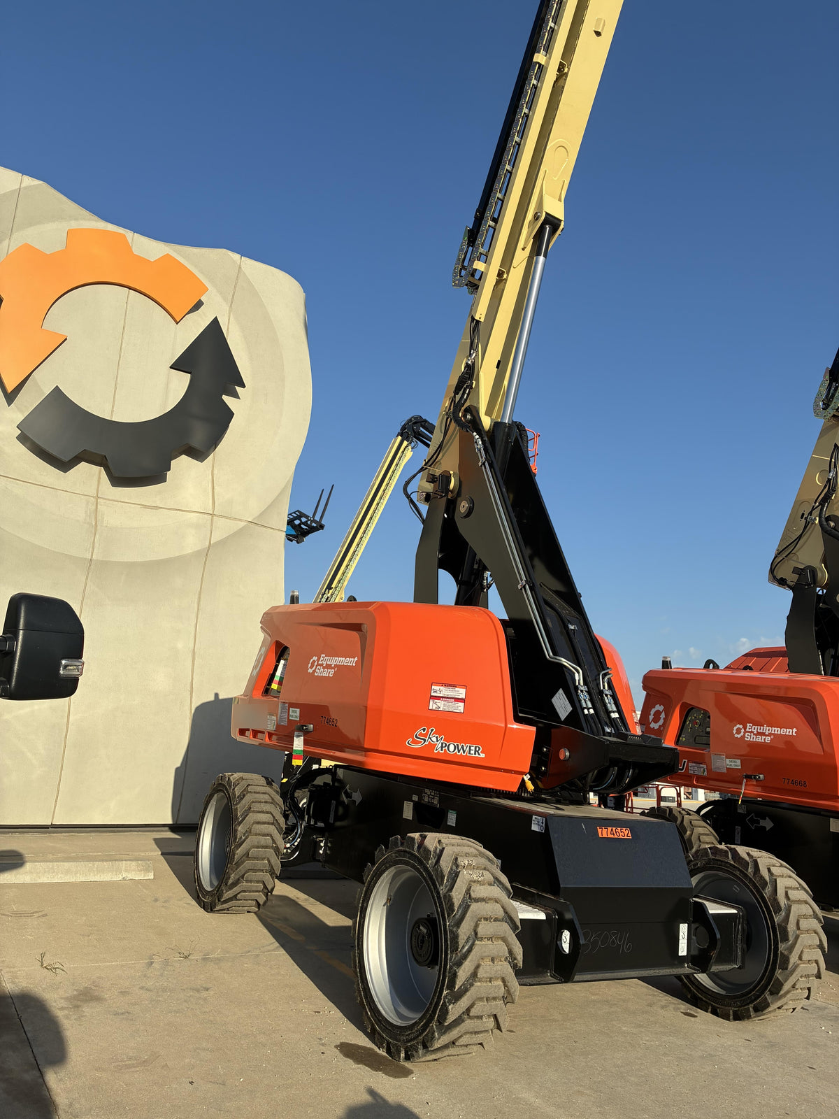 2026 JLG 660SJ
