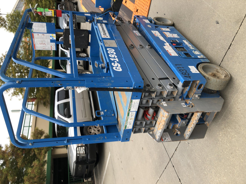 2019 Genie GS-1930 Fixed Rails with Chain Entry