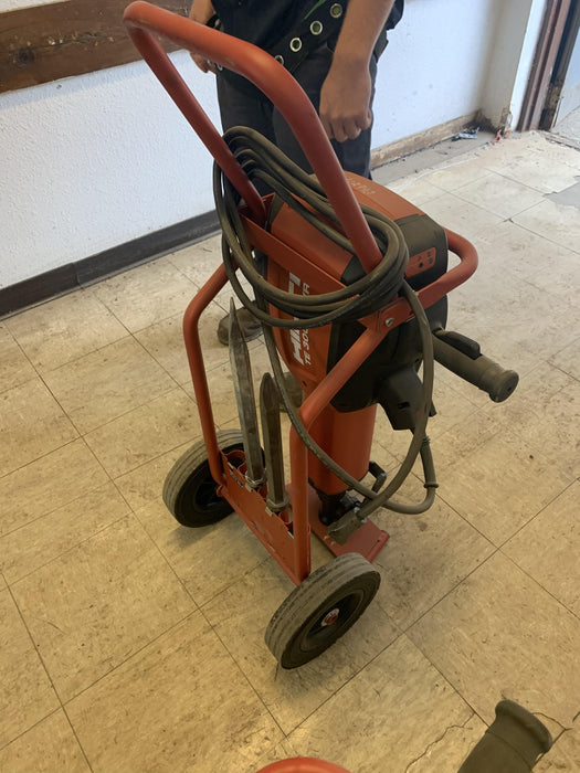 2020 HILTI TE 3000-AVR