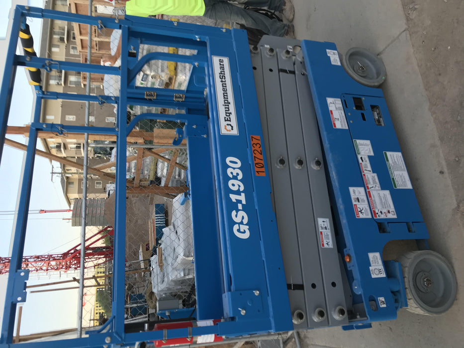 2020 Genie GS-1930 Solid Non Marking Tires, Beacon, Folding rails with half height swing gate, 800W Inverter