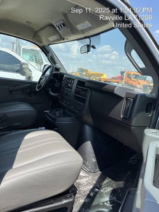 2025 CHEVROLET Express Van - Rental