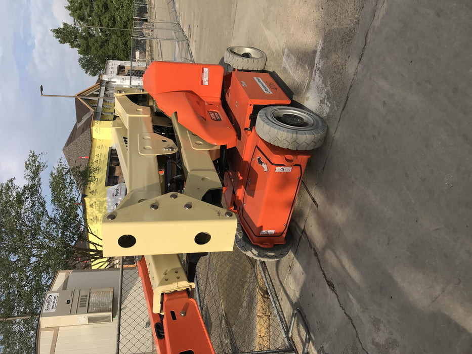 2019 JLG E400AJPN
