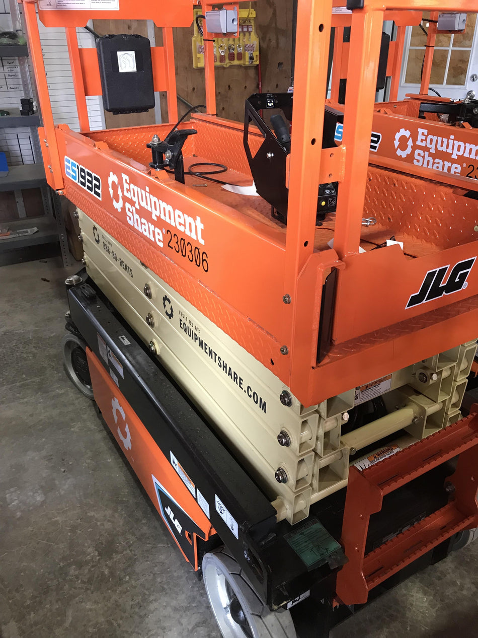 2022 JLG ES1932