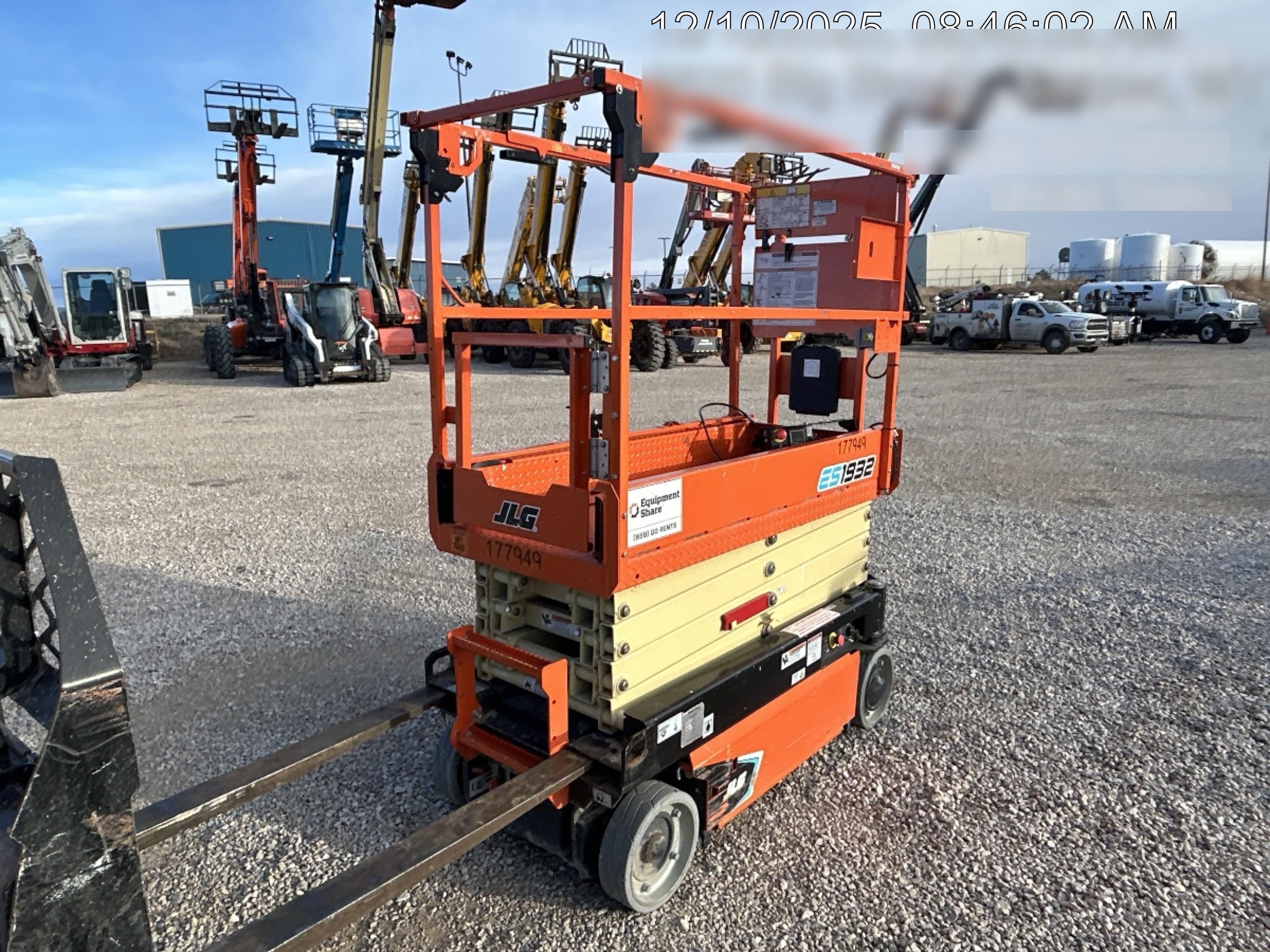 2021 JLG ES1932
