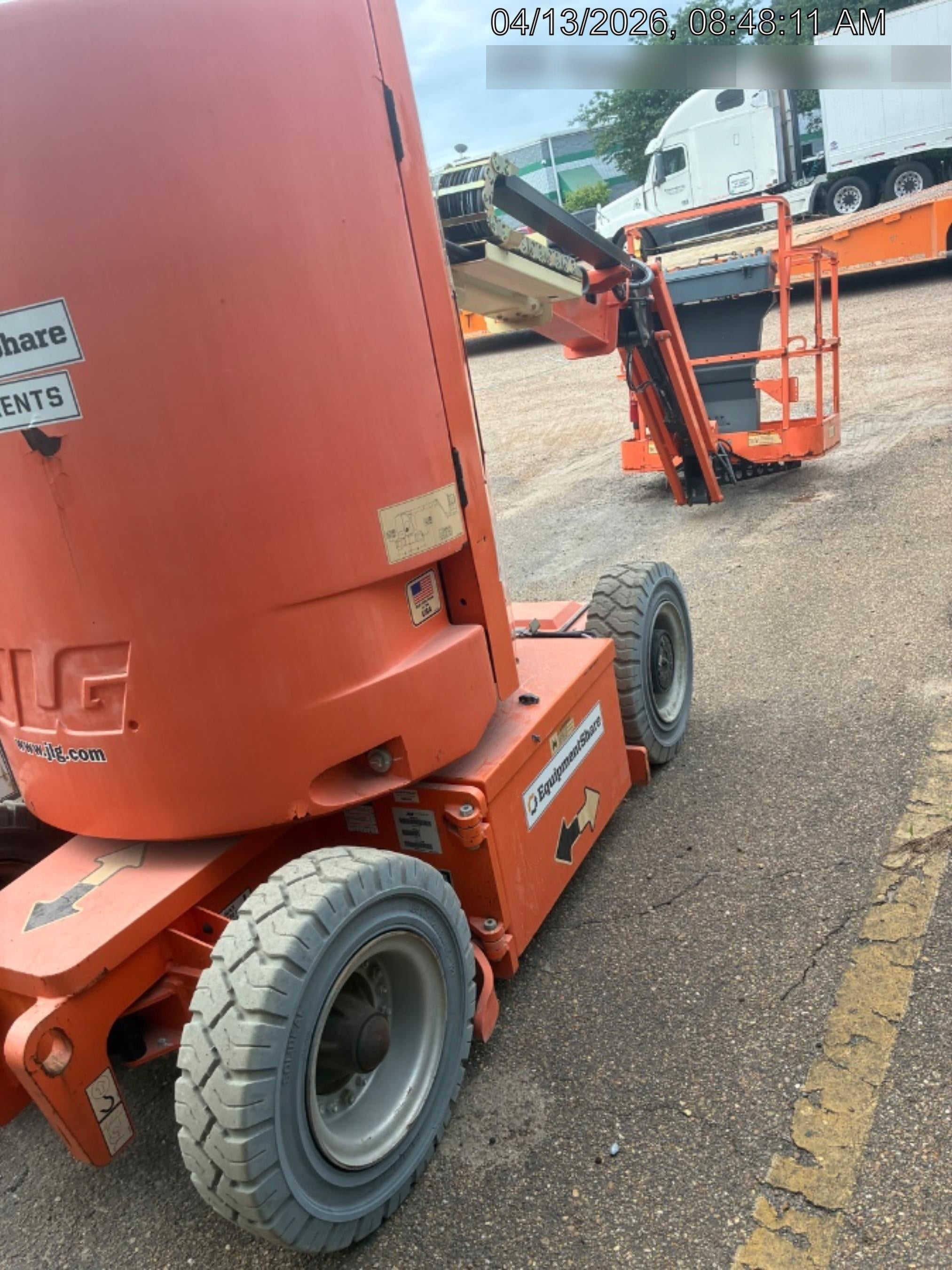 2019 JLG E300AJP