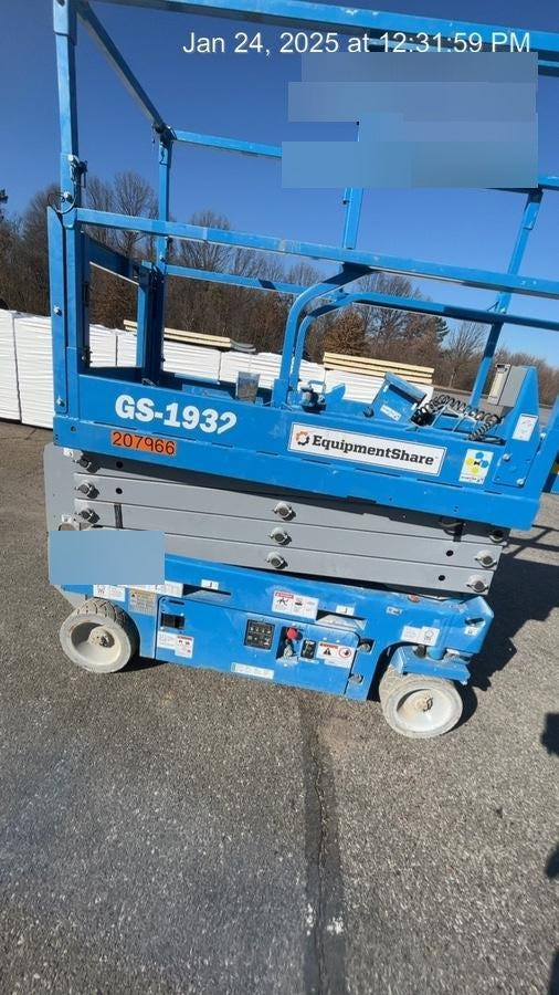 2022 GENIE GS-1932