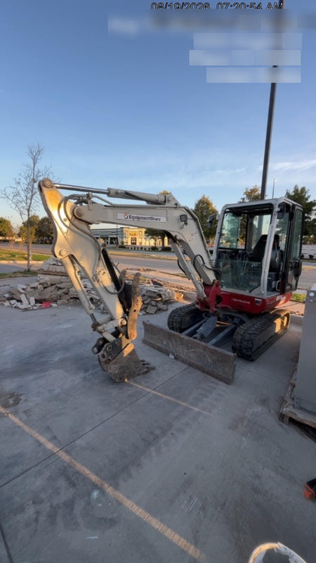 2024 TAKEUCHI TB235-2CR
