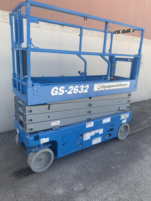 2019 Genie GS-2632 Folding rails with half height swing gate