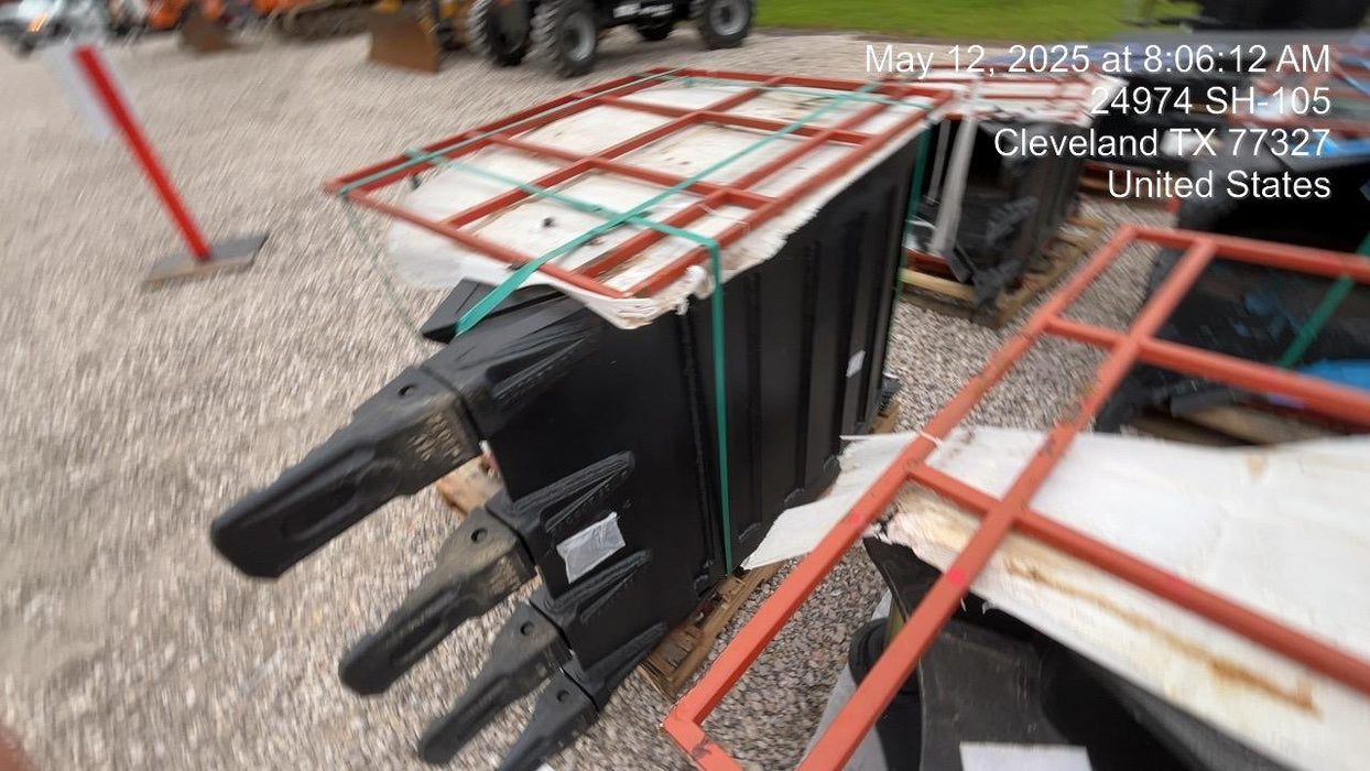 2025 RHINOX 36" Tooth Bucket - Rhinox