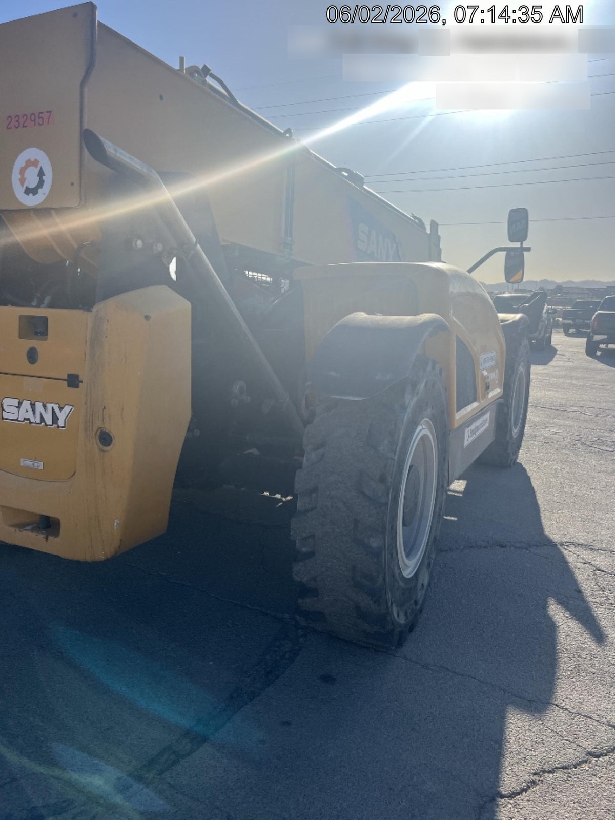 2022 SANY STH1056