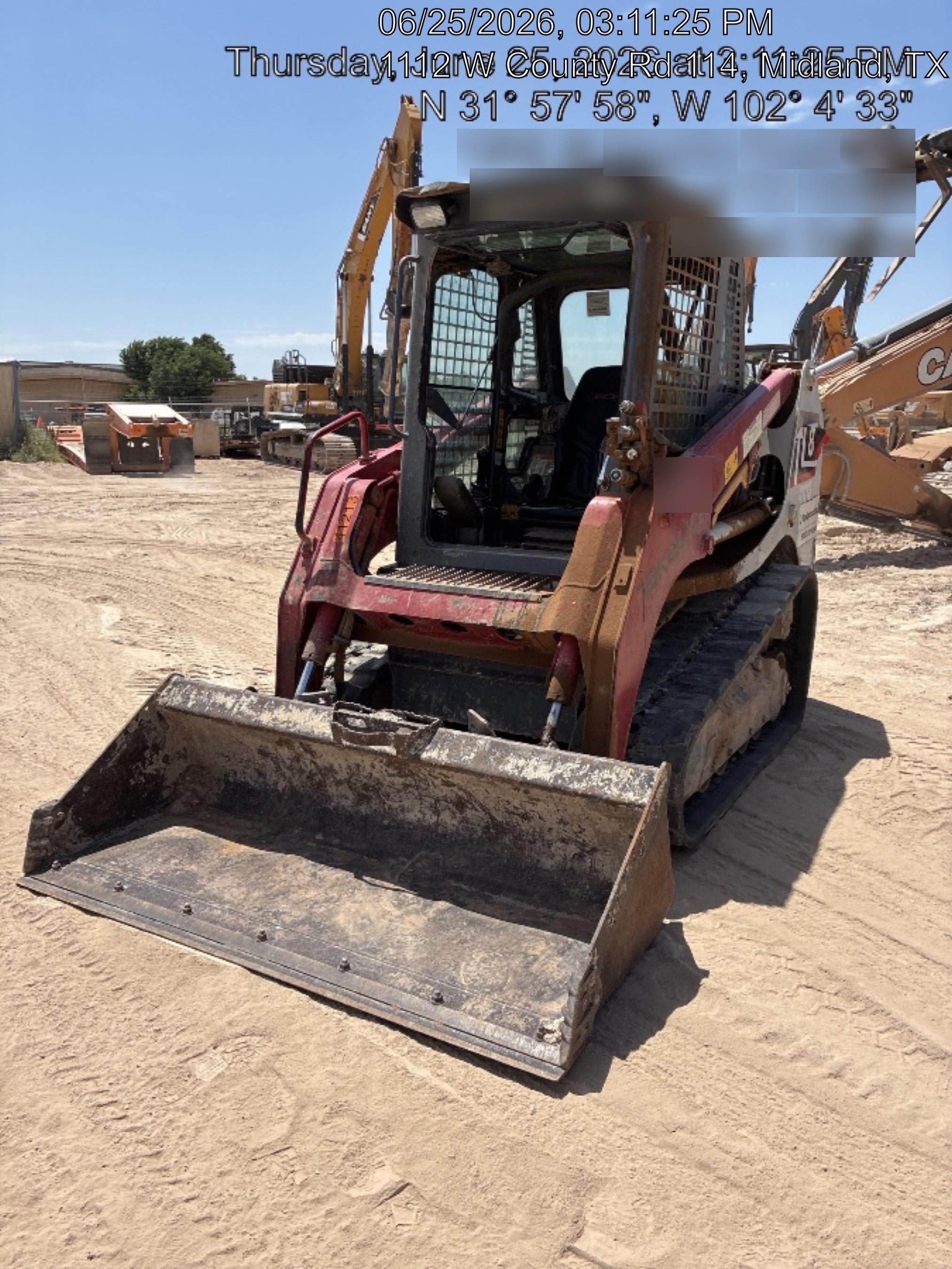 2019 Takeuchi TL8 Cab, Heat/AC, Defroster, 15" Wide Rubber Tracks, Back-up Alarm, Front & Rear Working Lights, Auxiliary Hydraulics, Two-Speed Travel, Electronic Monitoring System, Hydraulic Universal Quick Hitch 76" HD Dirt Bucket with 8 Teeth, 20.3 cubic feet Capacity