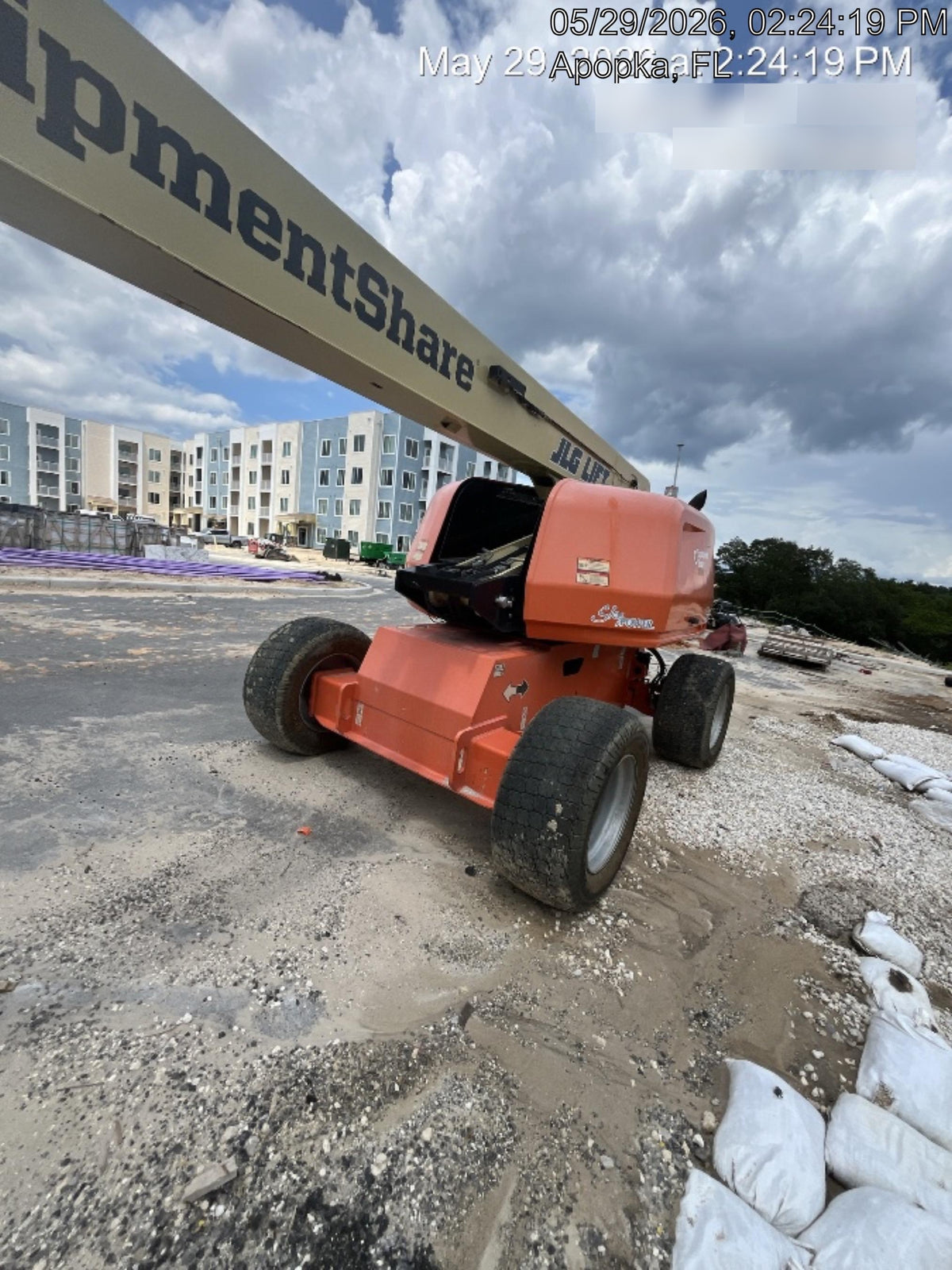 2022 JLG 660SJ
