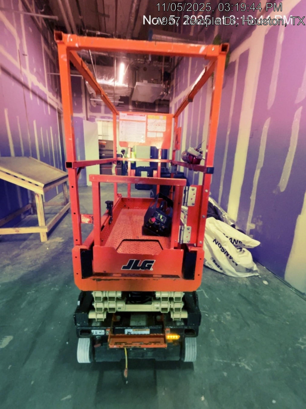 2021 JLG ES1330L