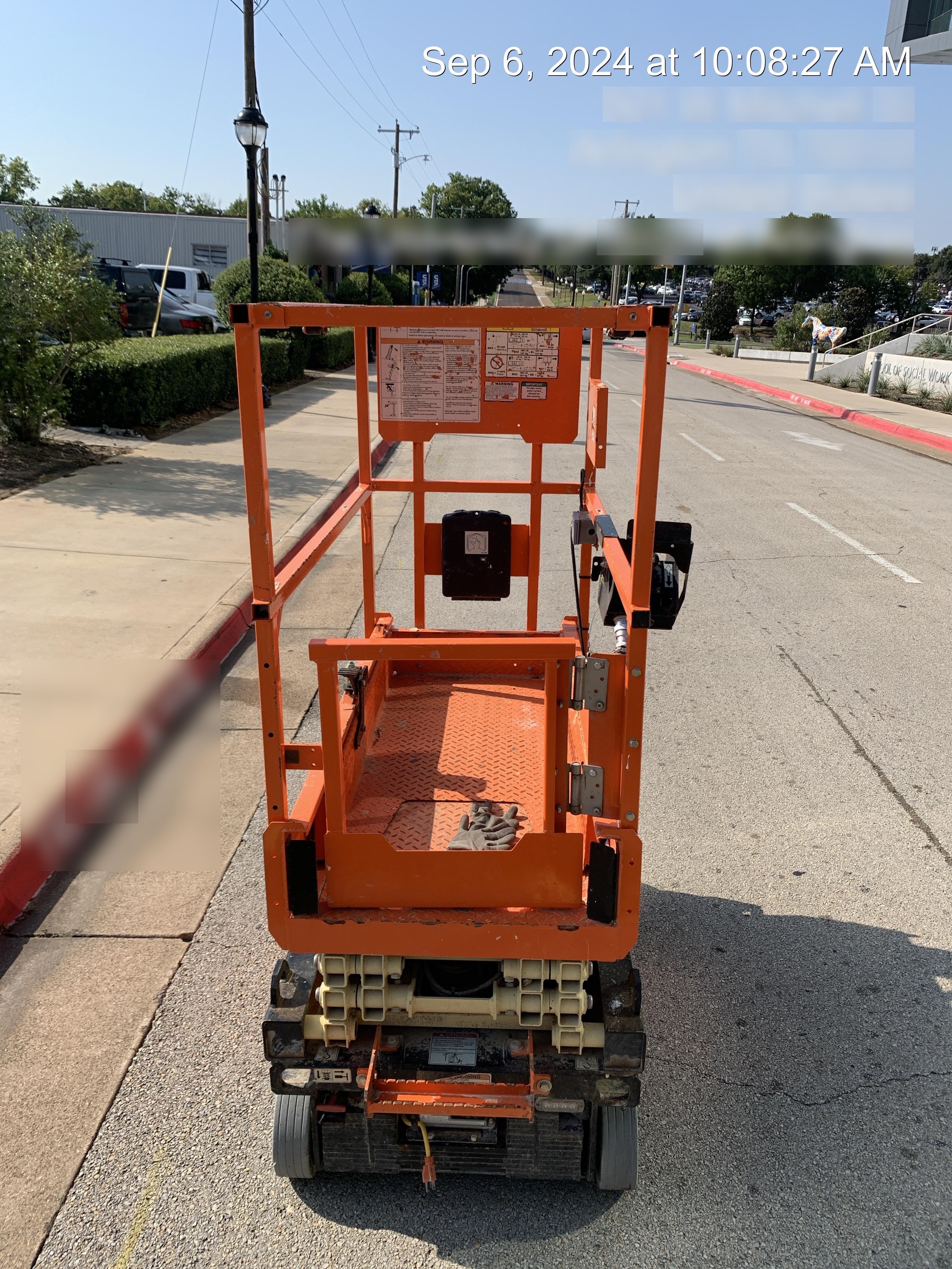 2021 JLG ES1330L