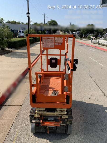 2021 JLG ES1330L