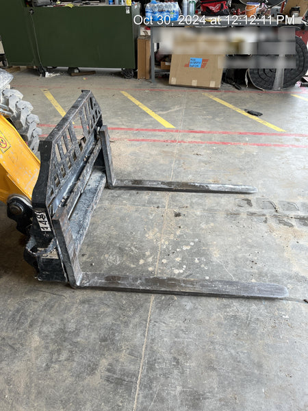 2016 EMKAY 48" Pallet Forks - EMKAY