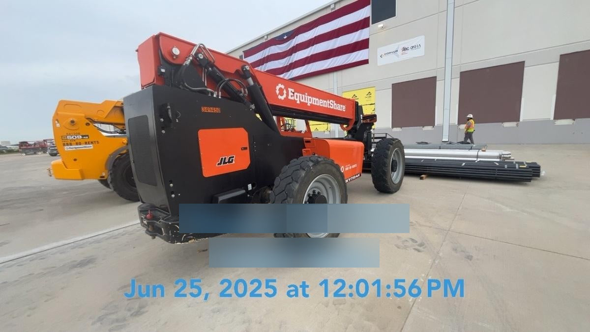 2023 SKYTRAK 8042