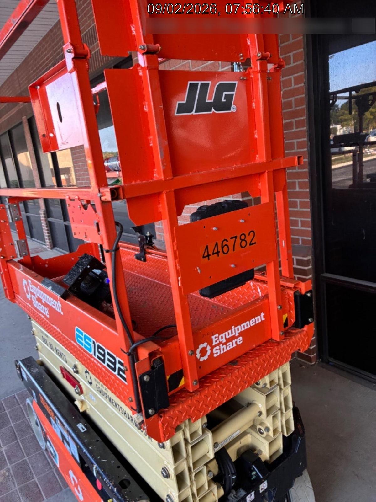 2024 JLG ES1932
