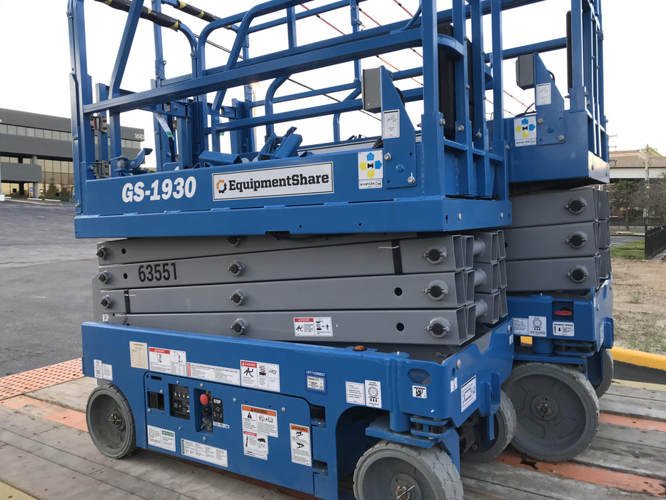 2020 Genie GS-1930 Solid Non Marking Tires, Beacon, Folding rails with half height swing gate