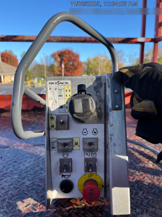 2016 SKYJACK SJ6832 RT