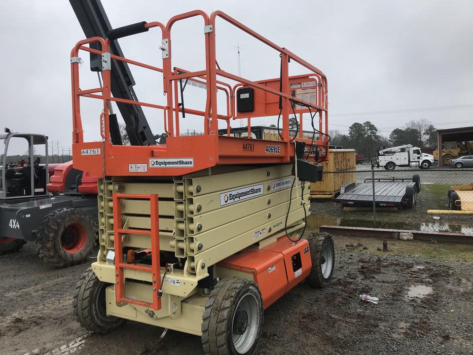 2019 JLG 4069LE