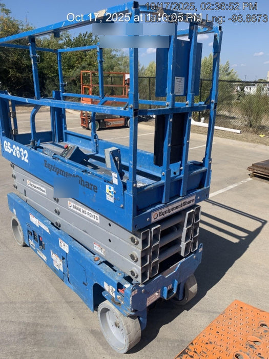 2019 Genie GS-2632 Folding rails with half height swing gate