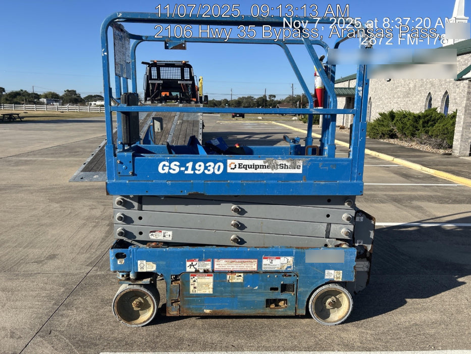 2019 Genie GS-1930 Fixed rails with chain Entry