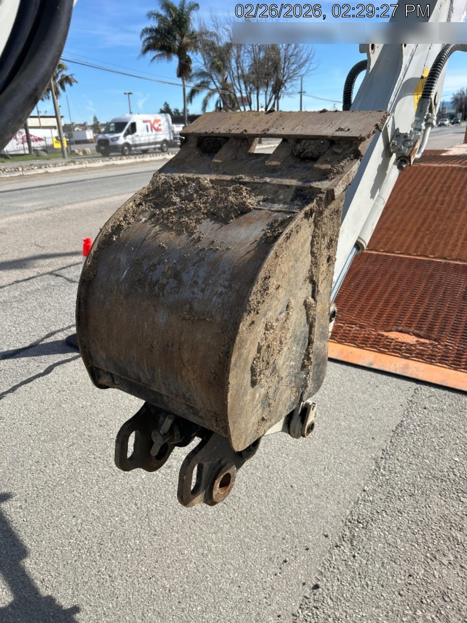 2025 TAKEUCHI 18" HD Bucket - Takeuchi