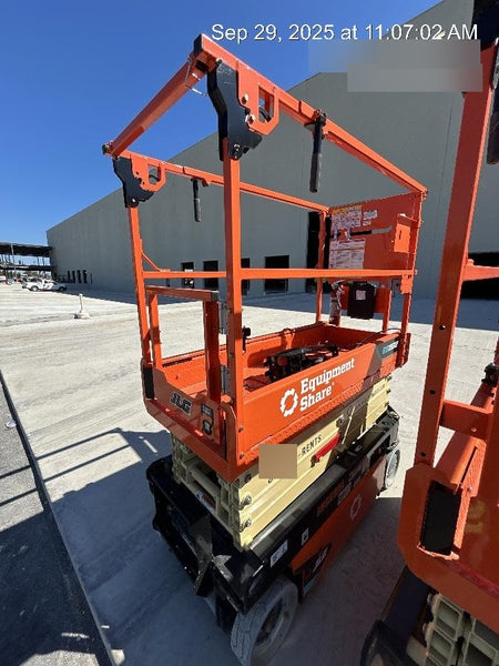 2025 JLG ES1932