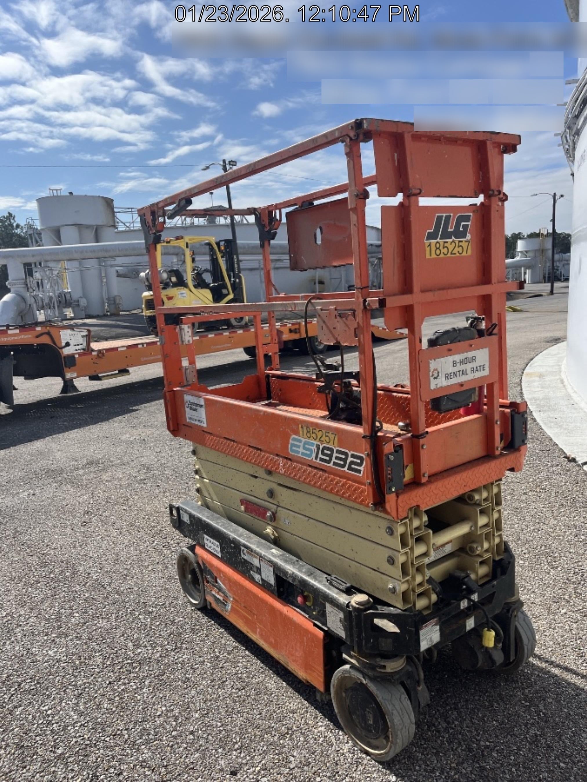 2021 JLG ES1932