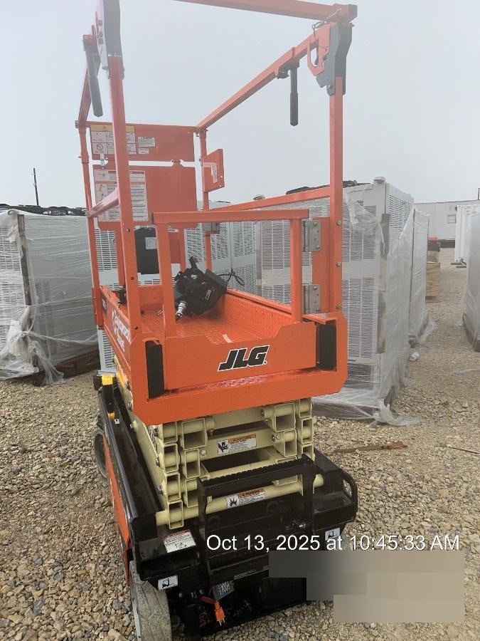 2025 JLG ES1932