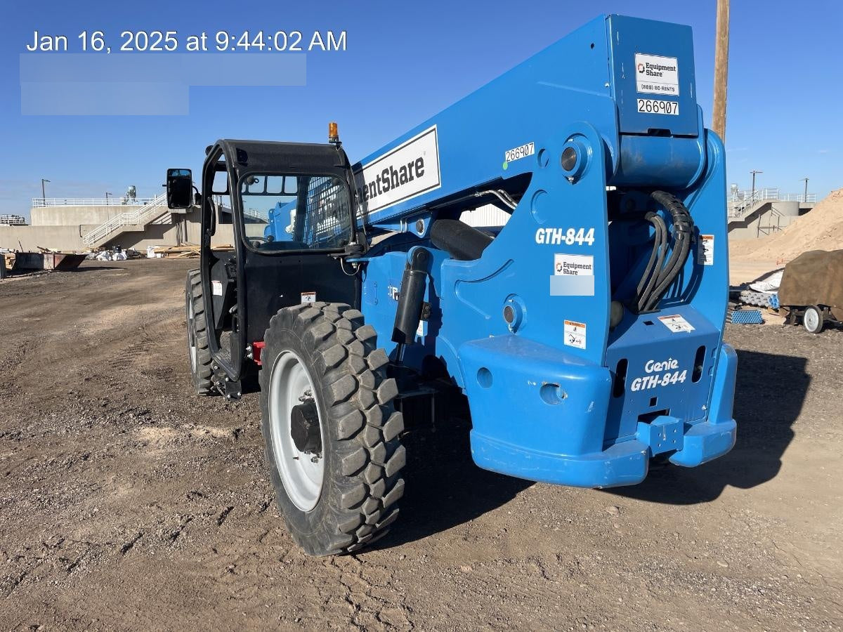 2022 GENIE GTH-844