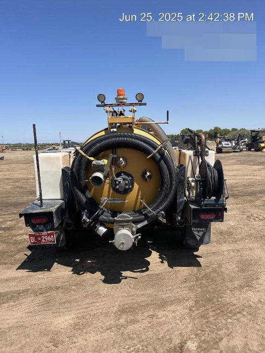 2021 Vac-Tron LP573XDT T4 Koehler Diesel Engine, 500 Gallon Debris Tank, x2 100 Gallon Water Tanks